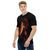 Modelo masculino de camiseta  com qualidade Kanikoss Moda Nerd preta em tecido dry fit, estampada com o personagem Ken Masters do jogo Street Fighter 6.