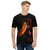 Modelo masculino de camiseta  com qualidade Kanikoss Moda Nerd preta em tecido dry fit, estampada com o personagem Ken Masters do jogo Street Fighter 6.