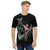 Modelo masculino de camiseta  com qualidade Kanikoss Moda Nerd preta em tecido dry fit, estampada com o personagem Lilly Hawk do jogo Street Fighter 6.