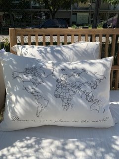 Almohadón mundo blanco 70x50 - comprar online