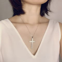 Colar Crucifixo Cravejado  com Zircônia Cúbica - comprar online