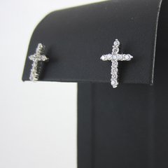 Brinco Delicado Crucifixo em Zircônia Prateado - comprar online