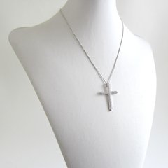 Colar Crucifixo Cravejado em Zircônia. - comprar online