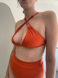 corpiño triangulito de bikini color naranja