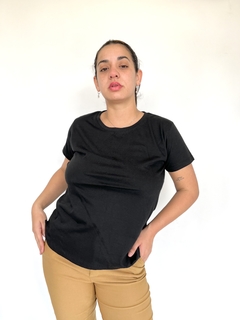 Remera Lisa Cuello Redondo