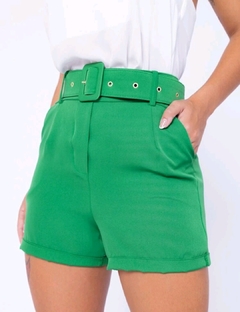 Shorts Alfaiataria com cinto - Verde Bandeira - comprar online