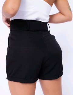 Shorts Alfaiataria com cinto - Preto na internet