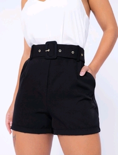 Shorts Alfaiataria com cinto - Preto - comprar online