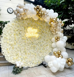 Medio arco organico con cola para fondo de flores - Festiball - Tienda de globos