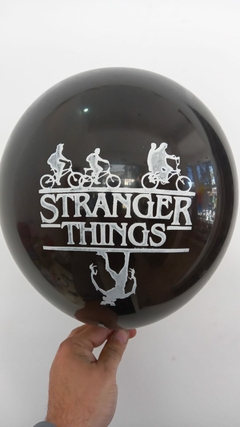 10 globos Stranger Things logo en internet
