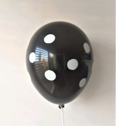 10 globos impresos con lunares en internet
