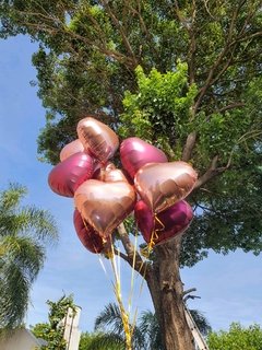 Bouquet de 10 corazones con helio