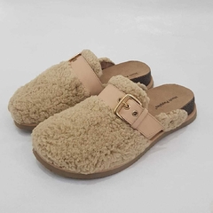 HUSH PUPPIES - DUMAS. ZUECO CON BASE ANATOMICA Y FORRADO CON CORDERITO. NATURAL - Art: 8017