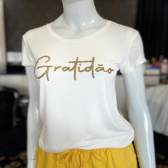 Camiseta Bordada " Gratidão" - comprar online