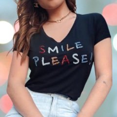 T-shirt Bordada Smile Please