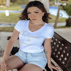 Camiseta Bordada "Paz e Amor" - comprar online