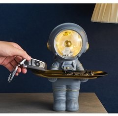 Astronauta modelo escultura arte moderna bandeja de armazenamento decoração para casa acessórios para sala estar uma peça resina estátua mesa decoração - comprar online