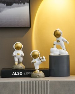 Enfeites de resina estatueta astronauta modelo casa decoração acessórios para sala estar presente aniversário moderno escritório decoração da mesa na internet