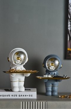 Astronauta modelo escultura arte moderna bandeja de armazenamento decoração para casa acessórios para sala estar uma peça resina estátua mesa decoração - loja online