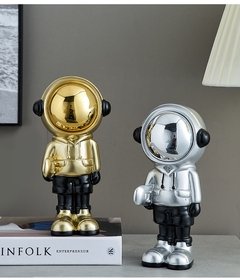 Imagem do Astronauta modelo de resina ouro estatueta para interior casa acessórios sala estar decoração moderna arte estátua escritório decoração presente