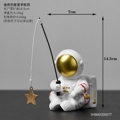 Imagem do Enfeites de resina estatueta astronauta modelo casa decoração acessórios para sala estar presente aniversário moderno escritório decoração da mesa