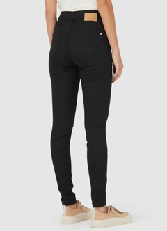 1000072831-00004 CALCA SKINNY FEM MALWEE PRETO - comprar online