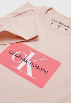 CKJG100C-0400 BLUSA CALVIN KLEIN JEANS KIDS LOGO ROSA