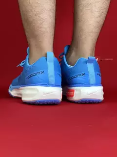 Nike invencible 3 azul logo preta sola branca na internet