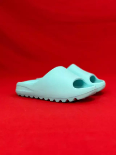 Chinelo slide nuvem yeezy verde agua na internet