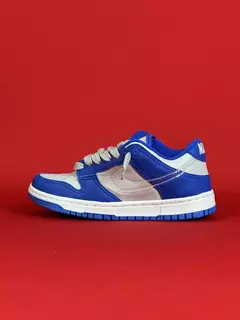 Dunk Low Infantil cinza com azul logo transparente sola branca - comprar online