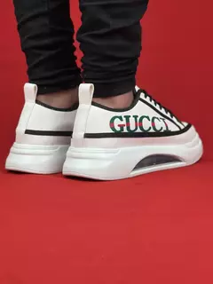 Gucci Branco/Preto Bolha 2.0 na internet