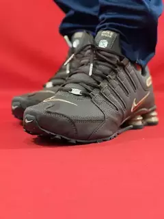 Nike Shox Nz 4 Molas Preto e dourado - comprar online