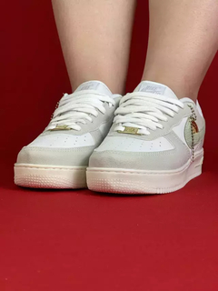 Nike air force 1 cinza branco logo verde claro nacional s - comprar online