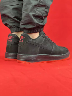 Nike Preto/Vermelho Air Force 1 Camurça na internet