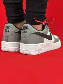 Nike air force 1 branco cinza preto na internet