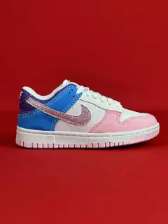 Dunk Low Infantil Branco Rosa Azul Logo de Glitter Rosa