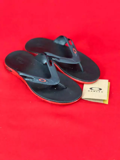 Chinelo oakley preto vermelho - comprar online