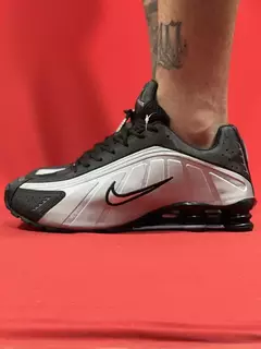 Nike Shox R4 Preto Prata