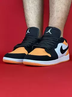 Air Jordan 1 Low laranja branco e preto de camurca logo preto sola branca nacional s - comprar online