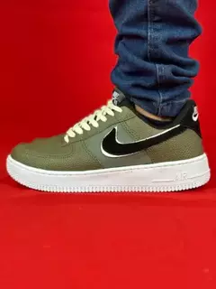 Nike air force 1 verde militar com ferrinho