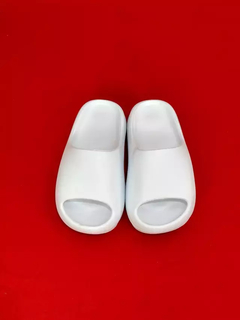 Chinelo slide nuvem yeezy branco - comprar online