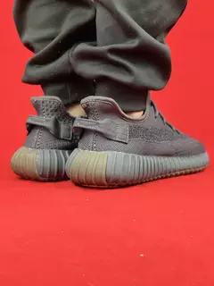 Adidas Yeezy Refletivo Preto/Cinder Boost 350 Importado - Sharp Grifes