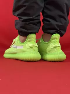 Adidas Yeezy Boost 350 Glow Nacional na internet