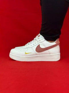 Nike air force 1 branco rose couro