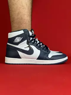 Air Jordan 1 High Azul marinho com branco Sola branca