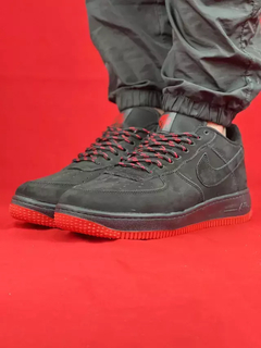 Nike Preto/Vermelho Air Force 1 Camurça - comprar online