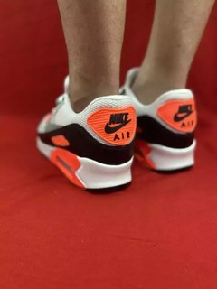 Nike Airmax 90 Branco e laranja na internet