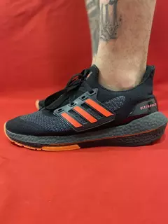 Adidas Ultraboost Preto e laranja