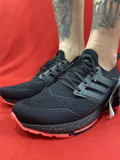 Adidas Ultraboost Preto e vermelho - comprar online