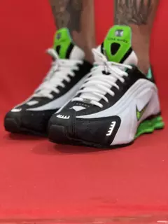 Nike Shox R4 Todo Preto verde - comprar online